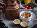茶树菇炖乳鸽