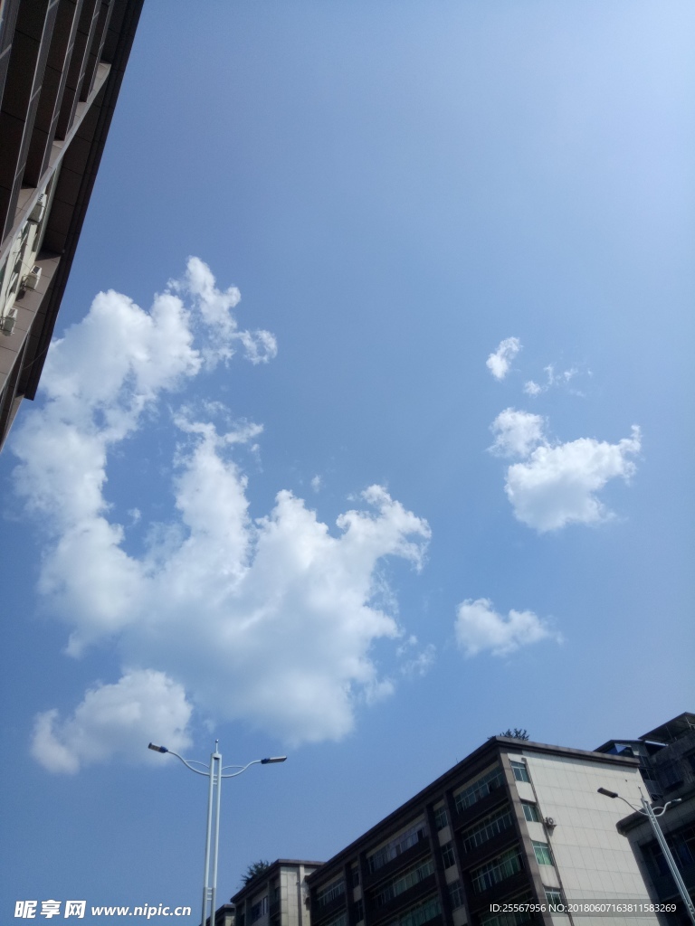 蓝天白云