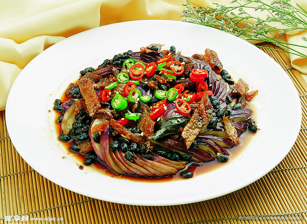 盘龙鲮鱼蒸茄子
