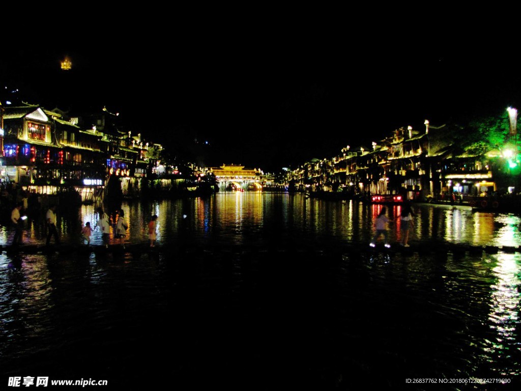 凤凰古城夜景