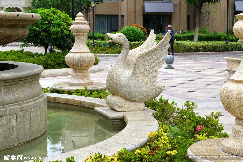 天鹅雕像喷泉