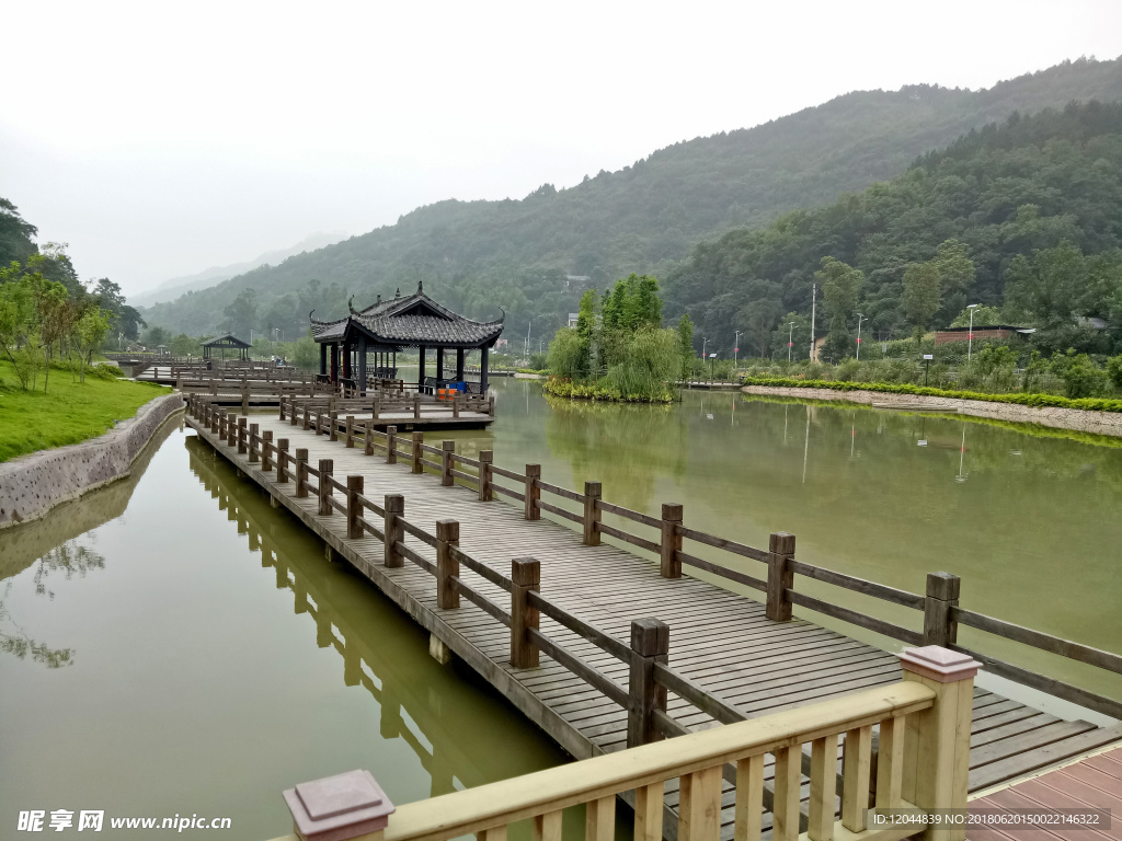 水上九曲回廊栈道