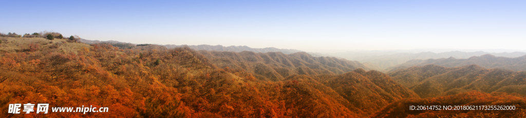 夕阳下的大山风光