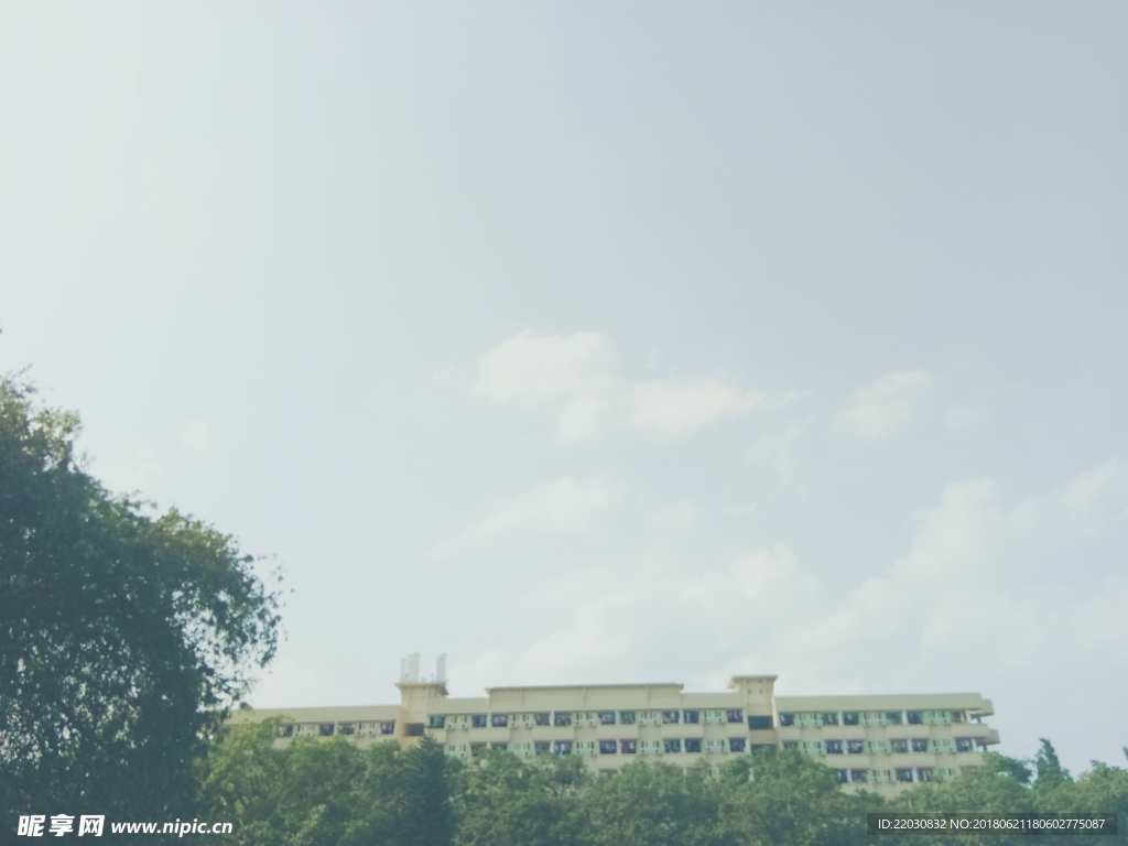 蓝天教学楼