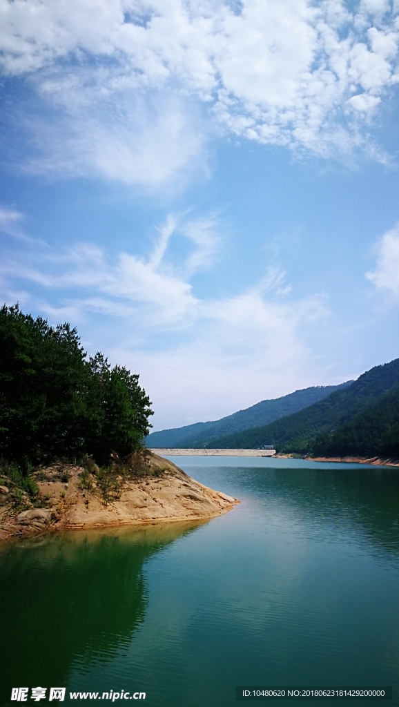 森林湖泊
