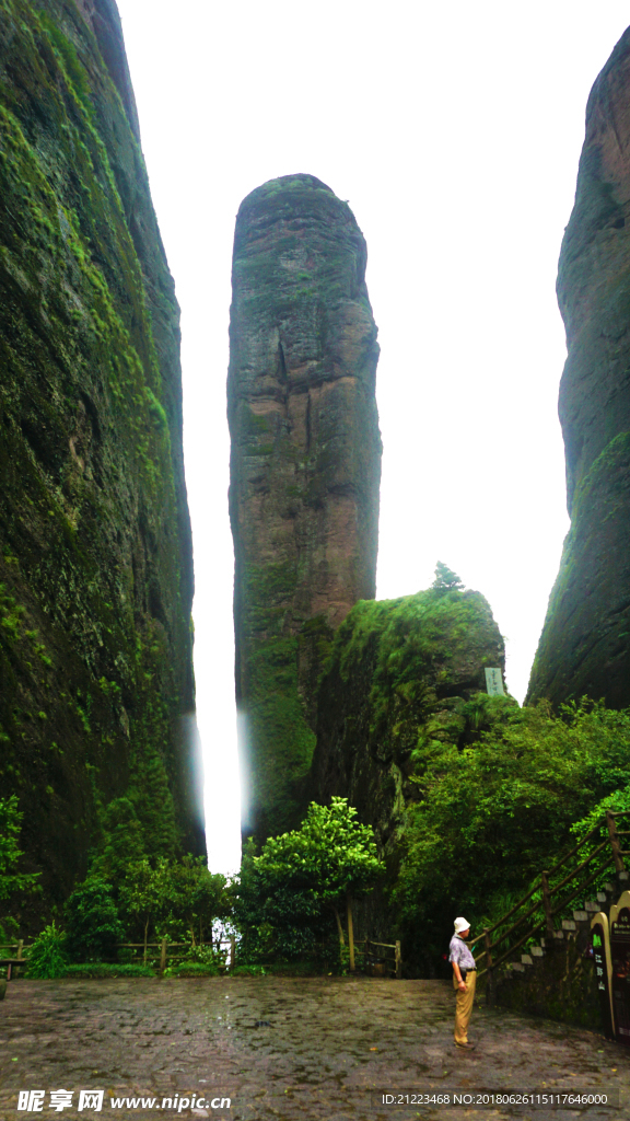 气势雄伟江郞山