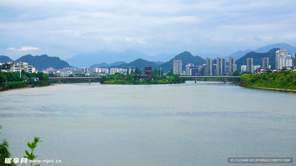 新安江江景