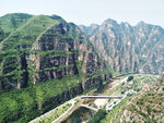 青山河谷