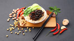 美味的杂酱面图片