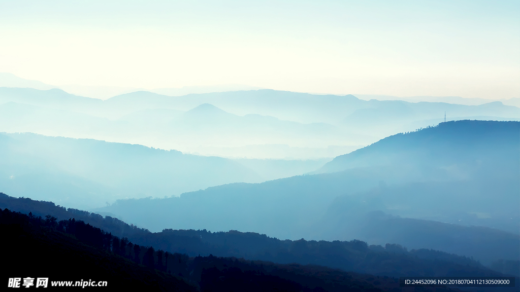 山峰山脉背景图