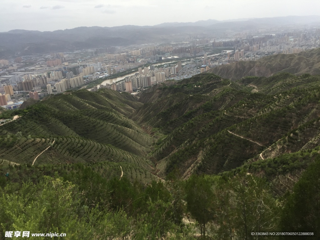 甘肃 罗九公路山顶