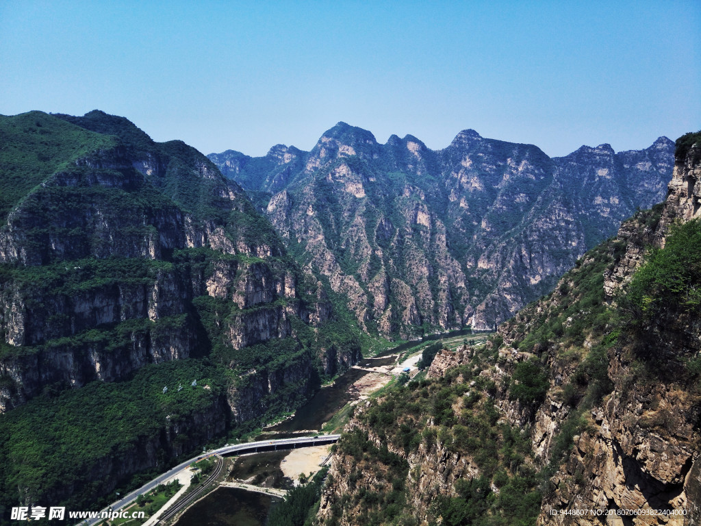 河谷