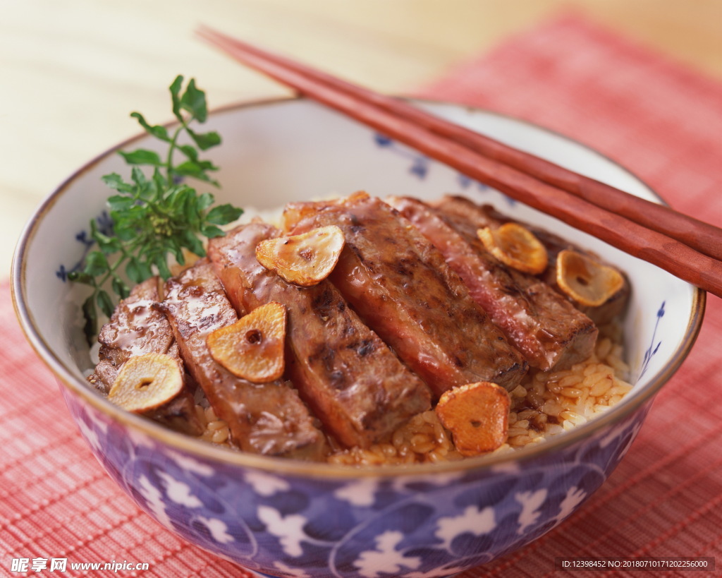 牛肉盖饭