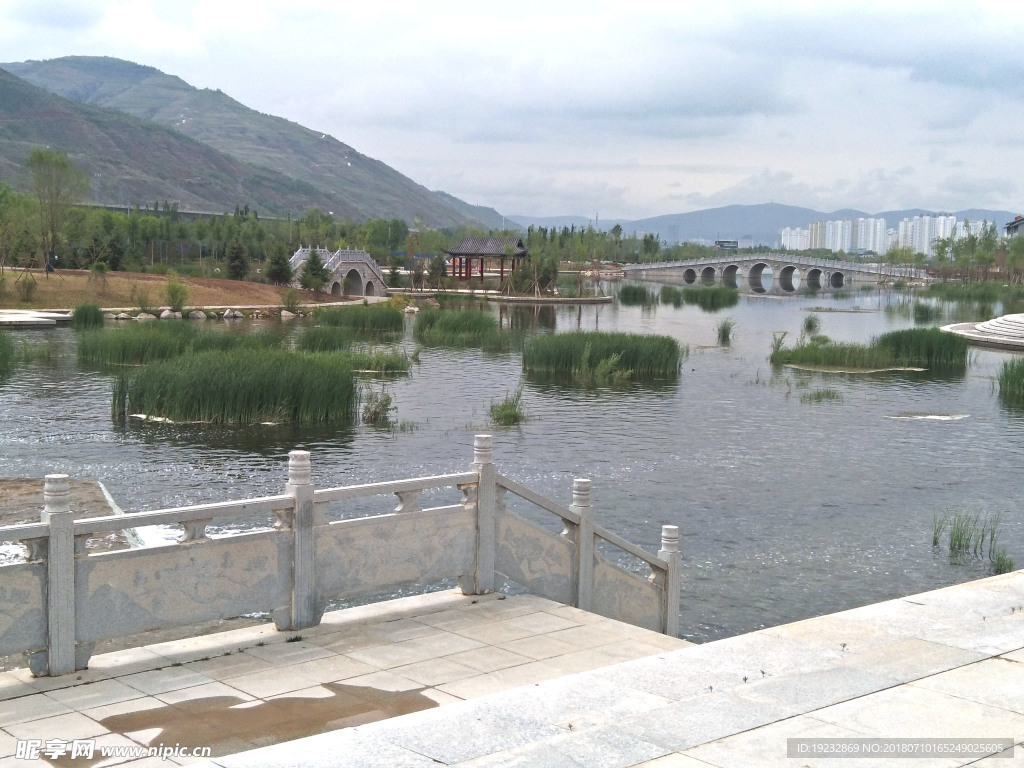 青山绿水