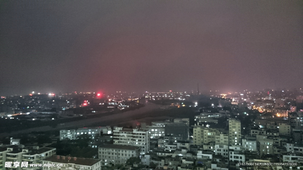 天空 屋顶  江 夜  远眺