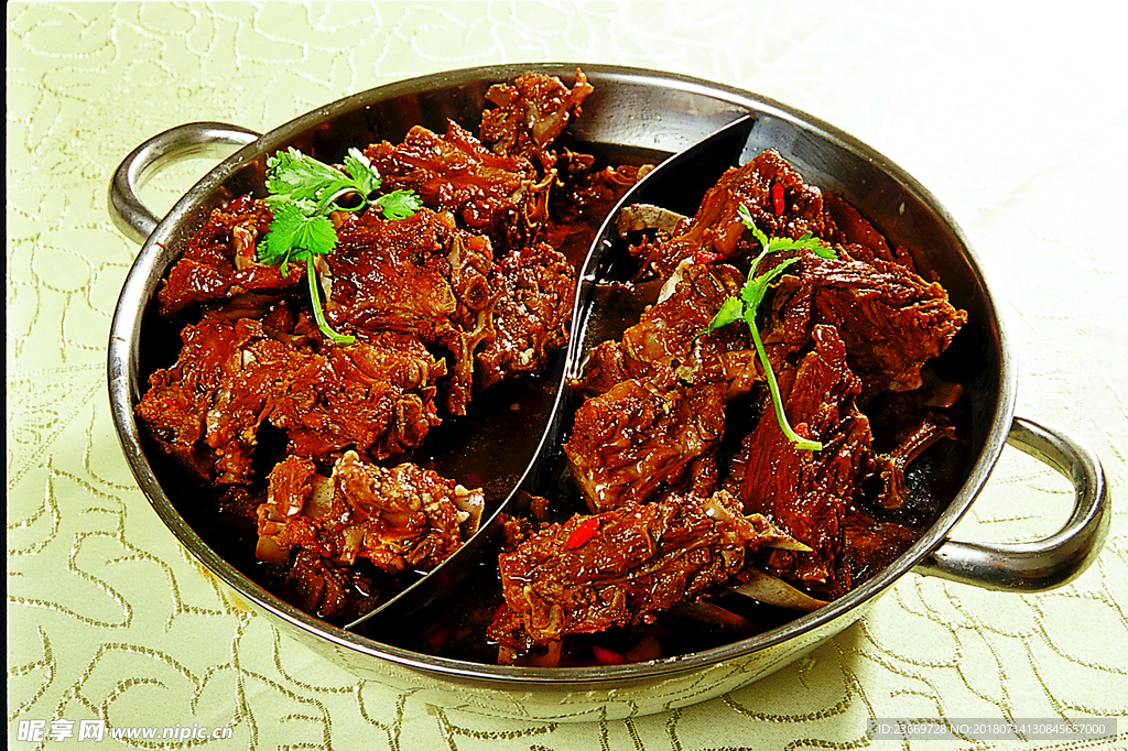 羊蝎子鸳鸯锅