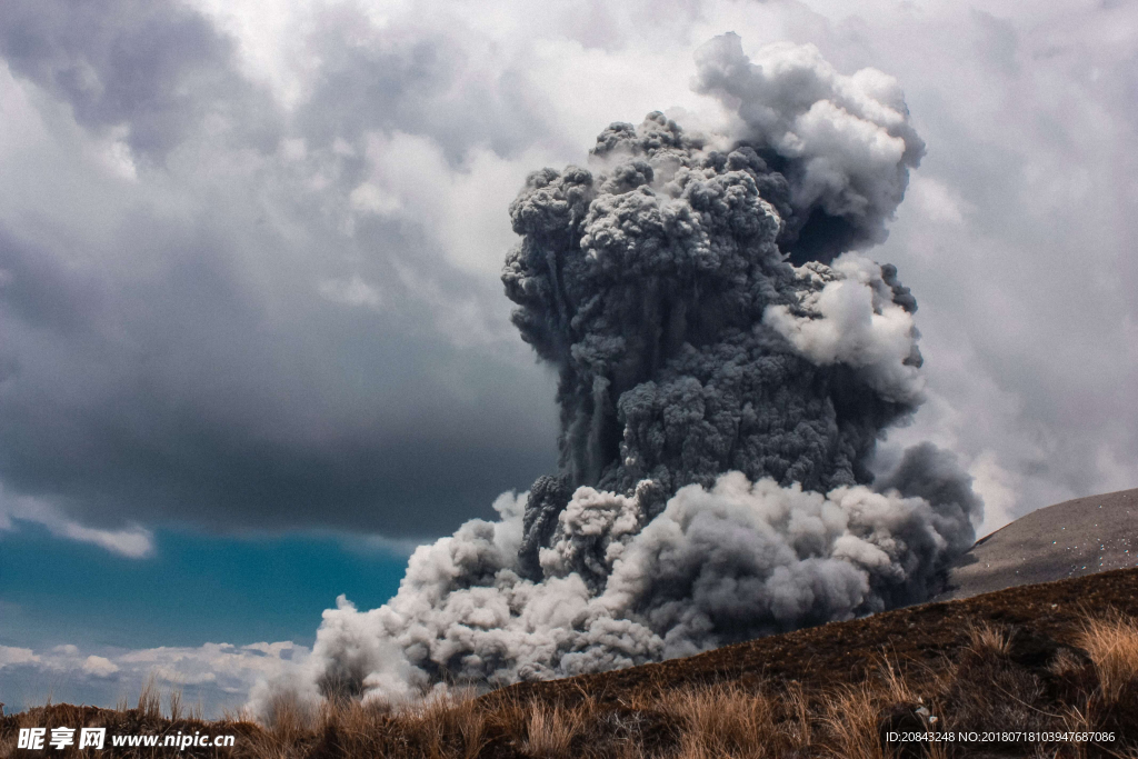 火山口喷发