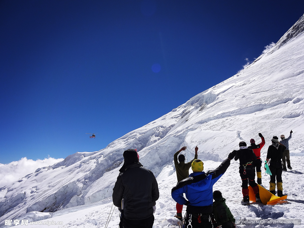 攀登雪山