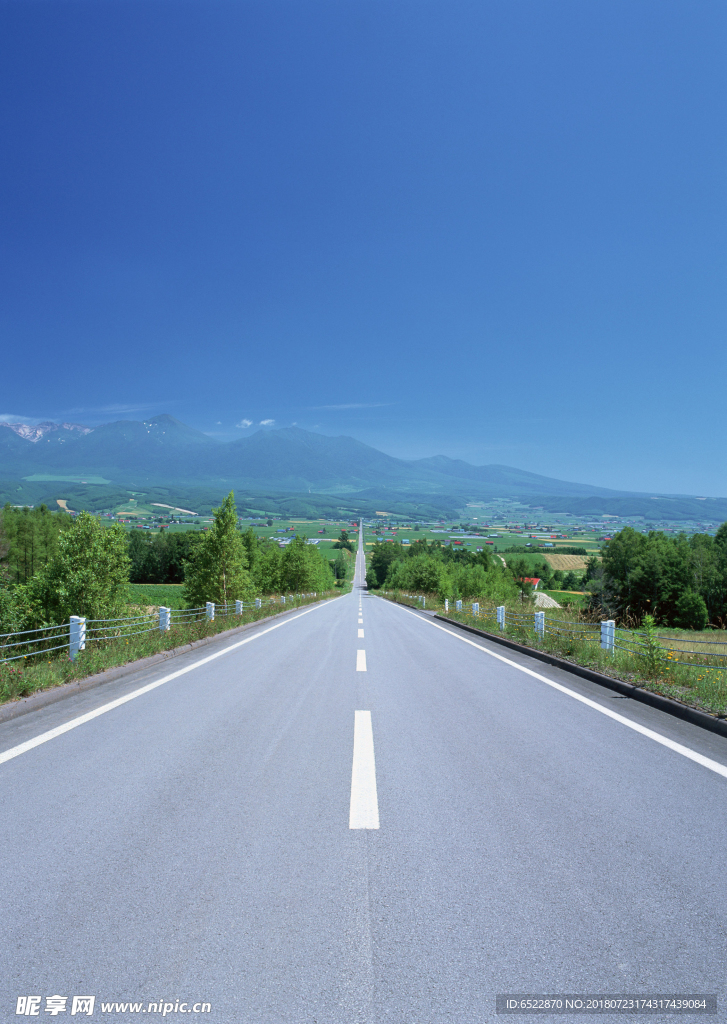 蓝天下的公路 公路风景