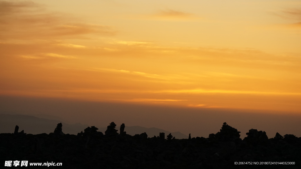 夕阳下的大海美景