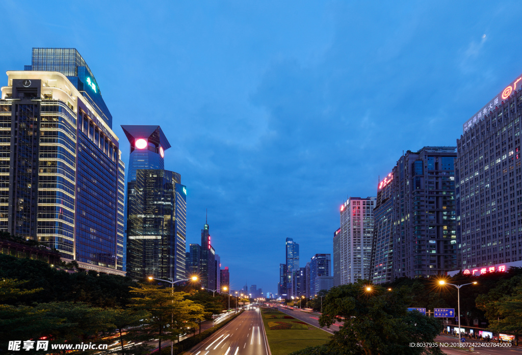 深圳车公庙建筑群夜景