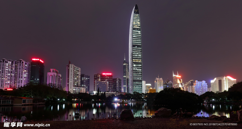 京基100建筑群夜景