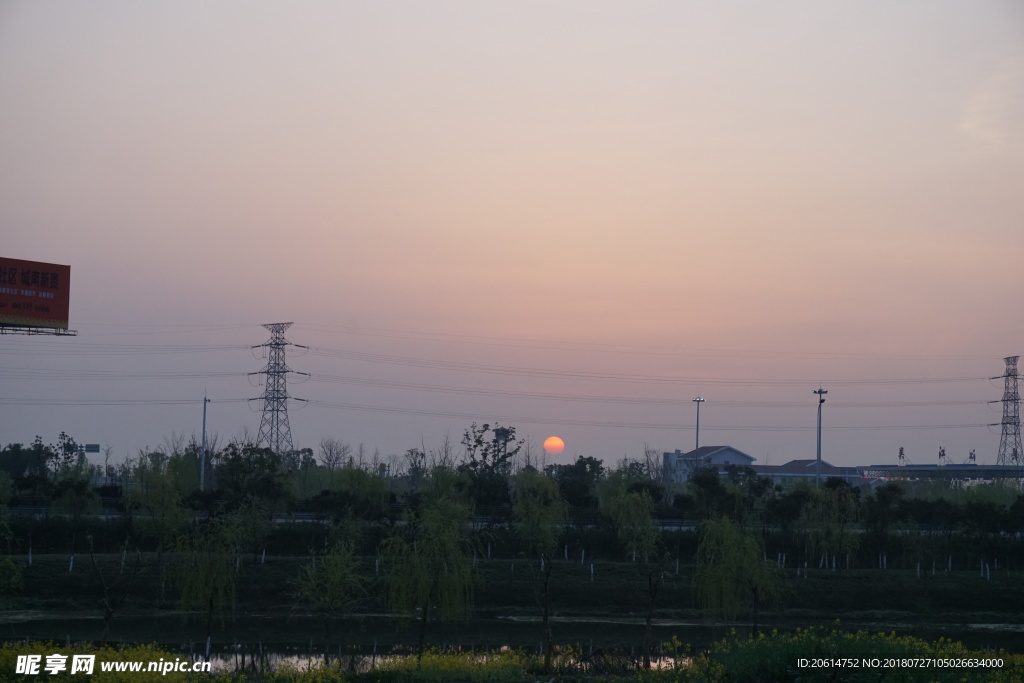 夕阳下的乡村风光