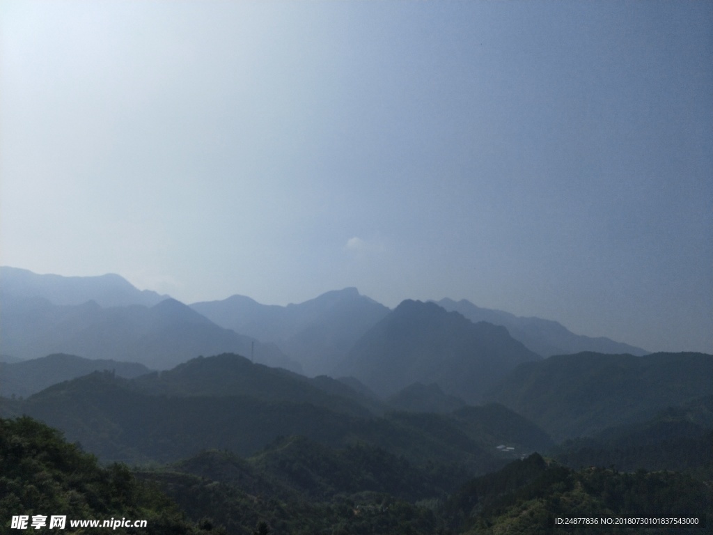 连绵青山
