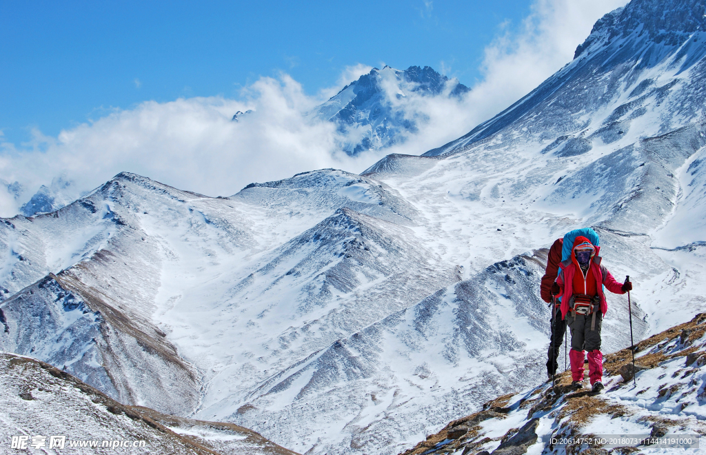 攀登雪山