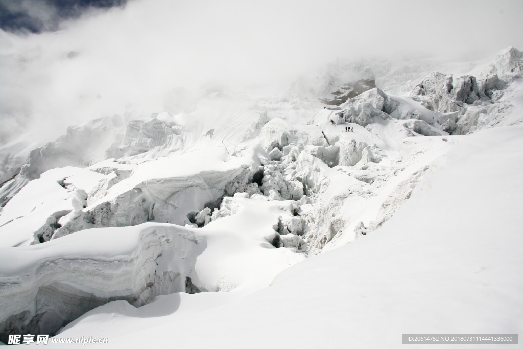 壮丽的雪山风光