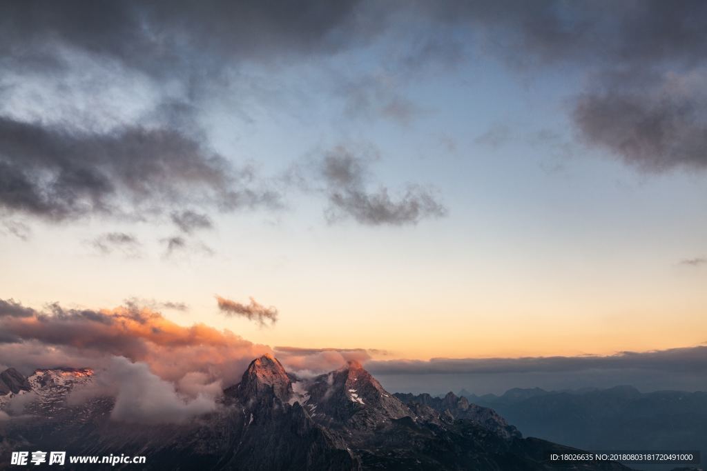 山峰山顶