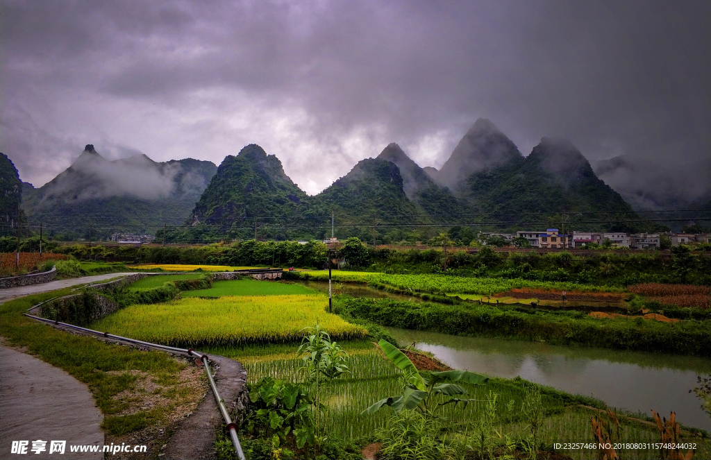 山雨朦胧