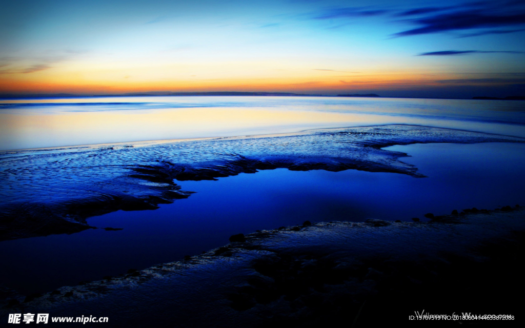 夕阳海边