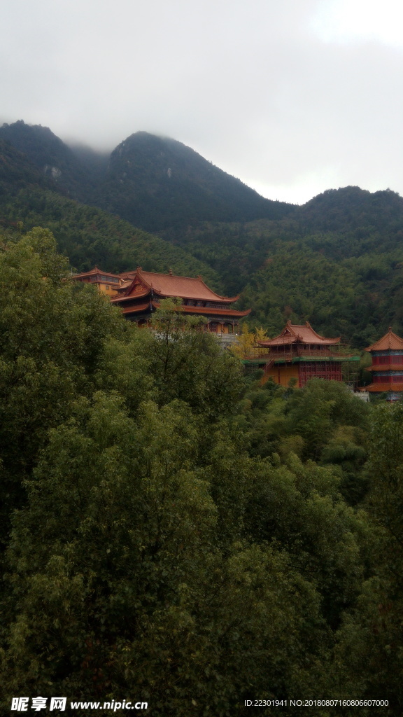 风景 河流 高山 绿山 亭子