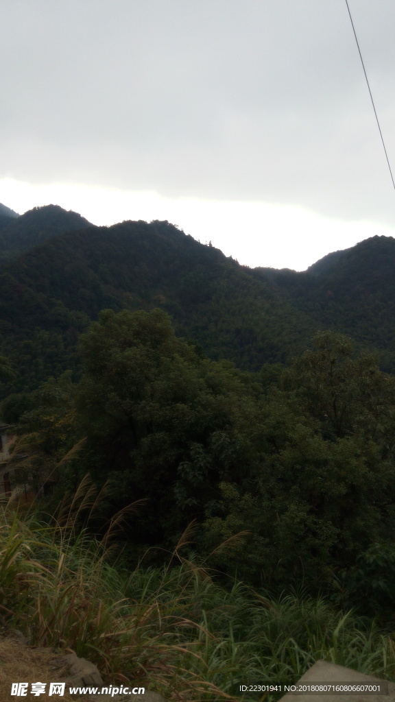 风景 河流 高山 绿山 亭子