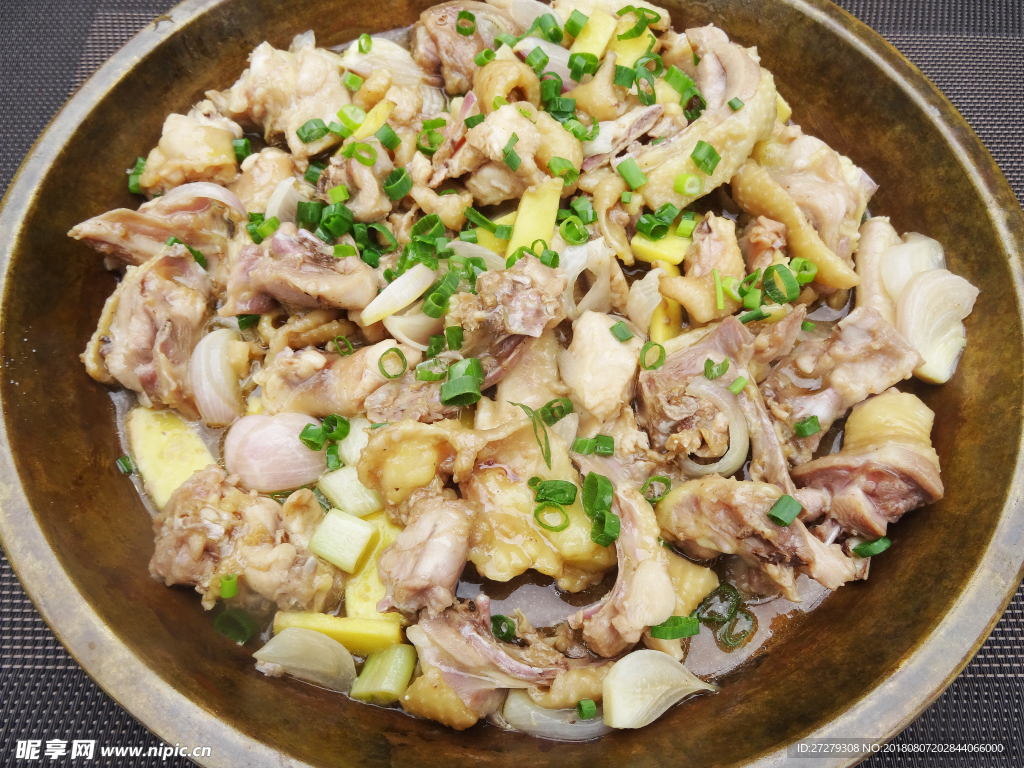 蒸鸡肉还是喜欢广东人的做法，食材简单，蒸出来的鸡肉又嫩又香 - 哔哩哔哩