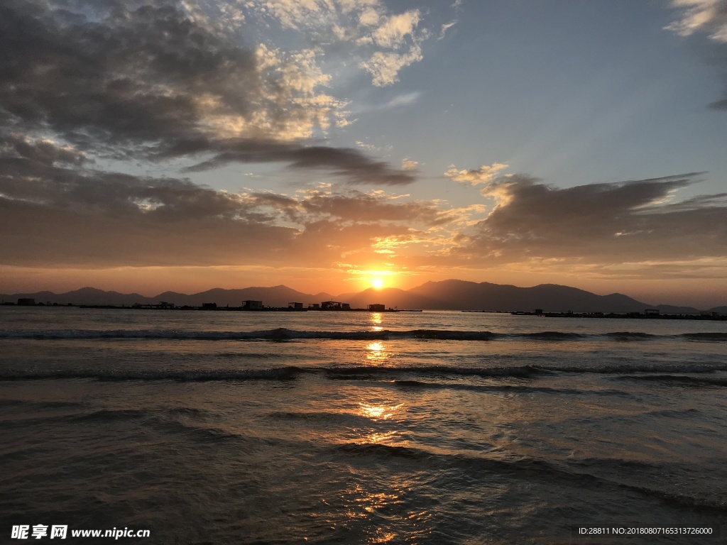 海上落日