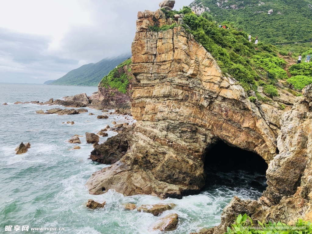 海边礁石