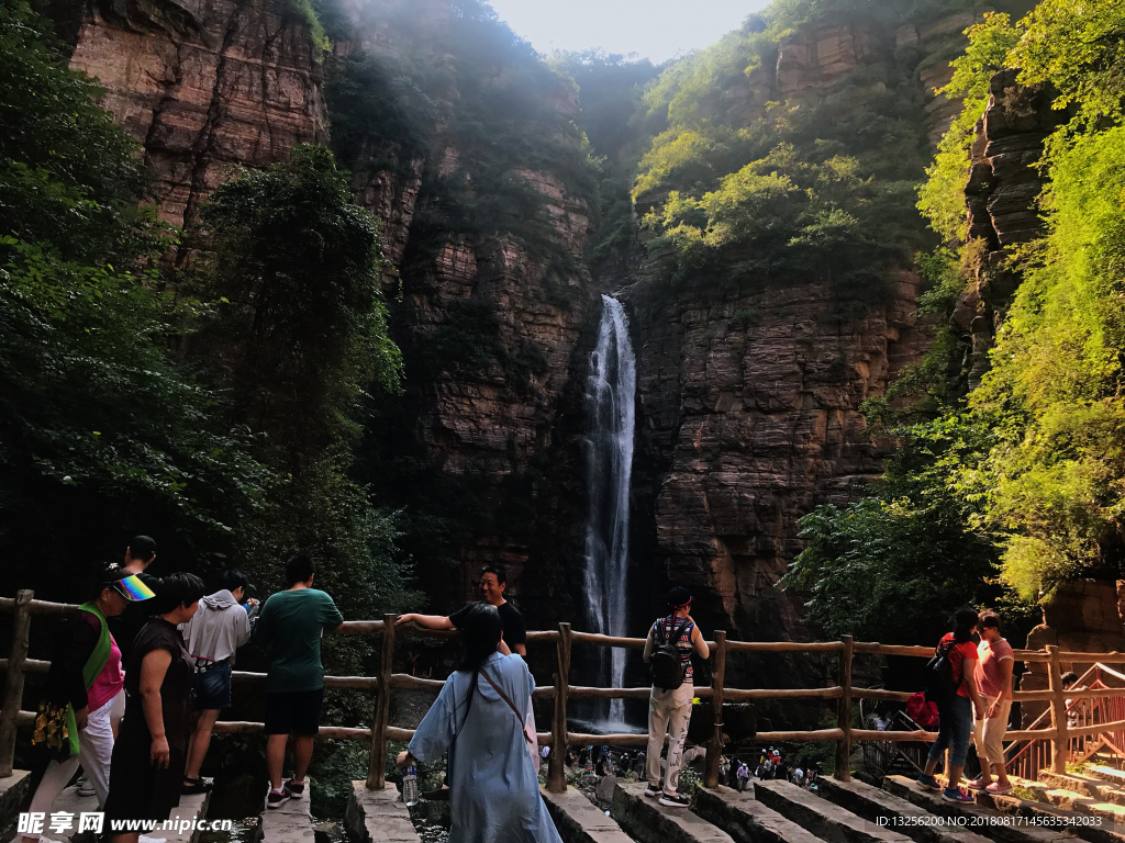 万仙山黑龙潭瀑布