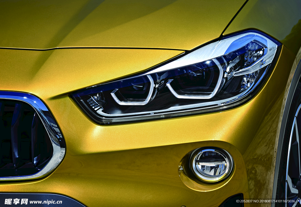 BMW X2特写图