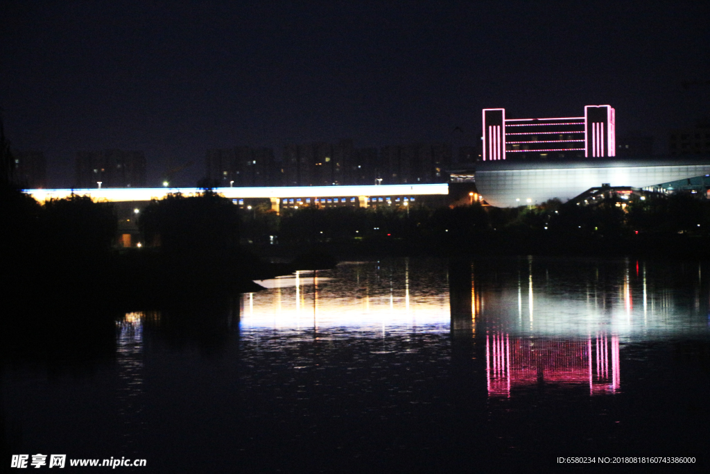 桃花潭夜景