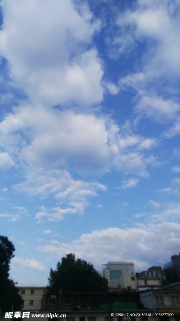 蓝天白云