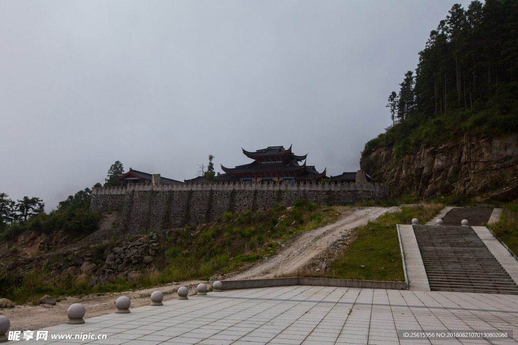 明月山