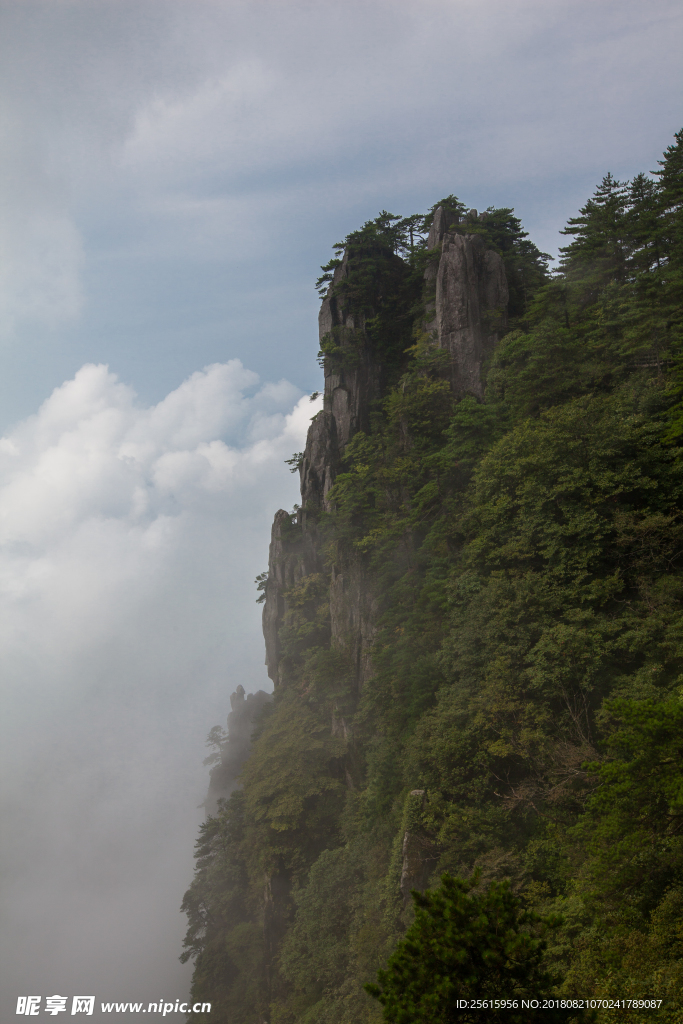 明月山