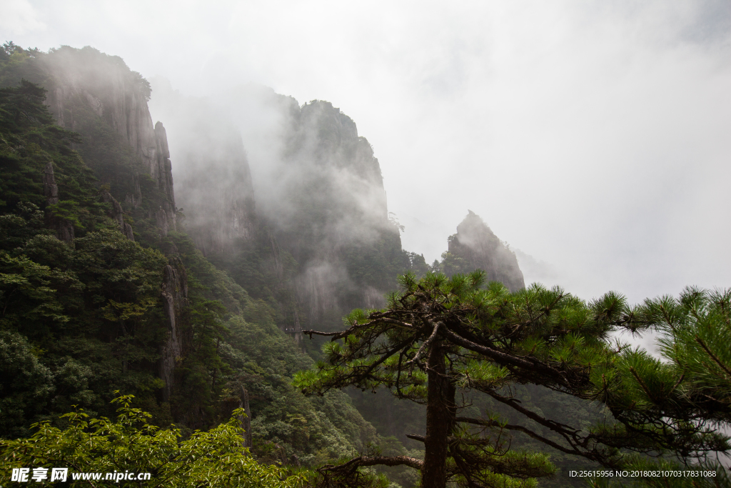 明月山