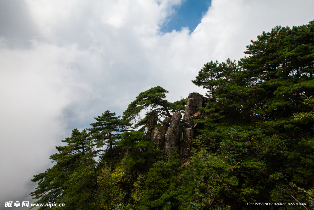 明月山