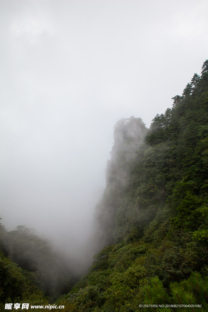 明月山