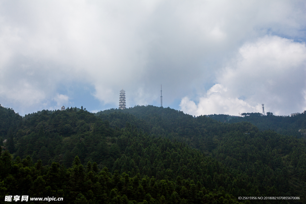 明月山