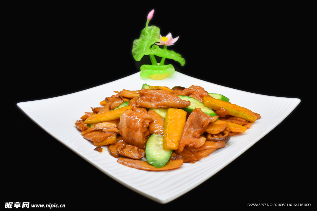 金瓜野菌炒爽肉