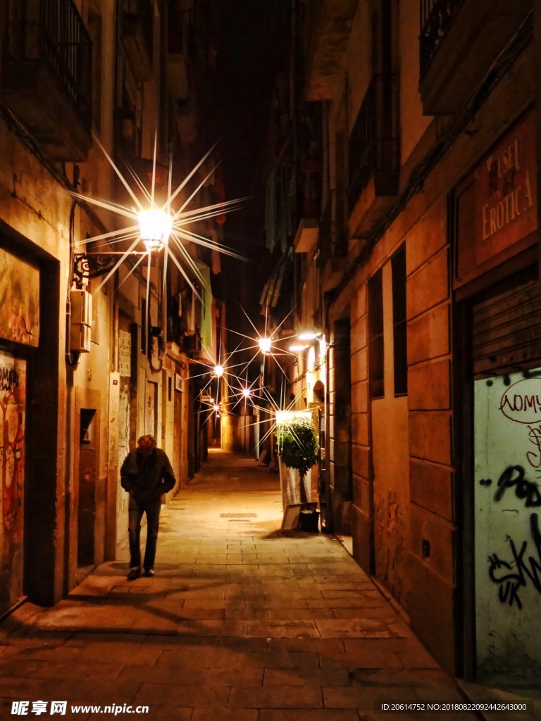 夜色下的街道风景